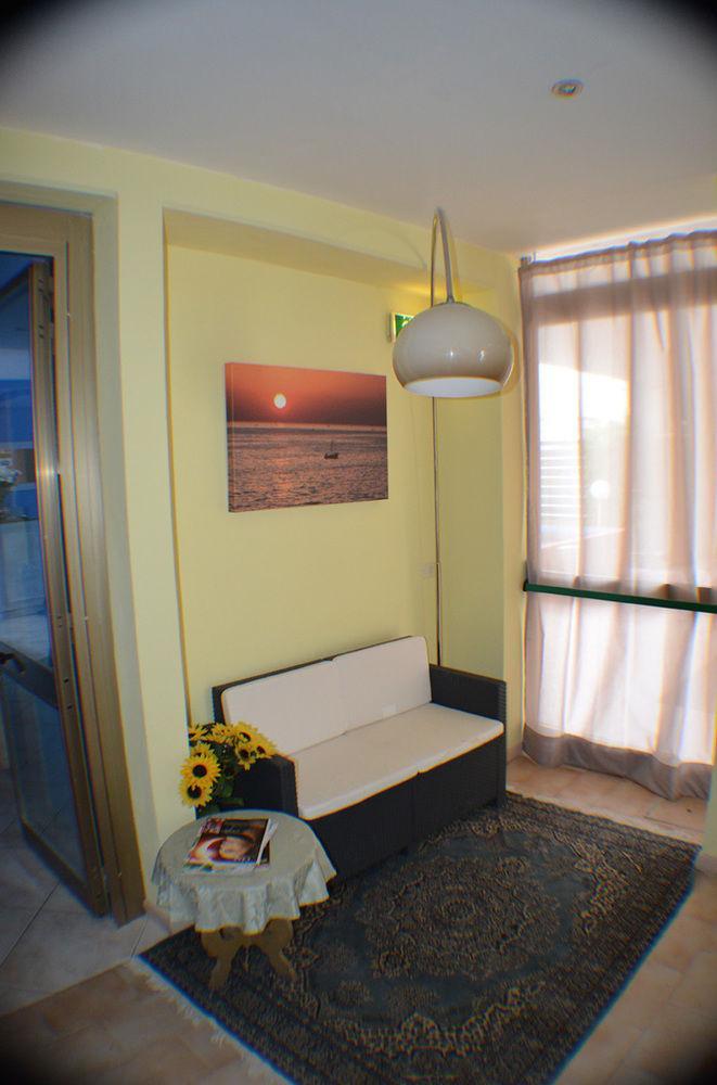 Paradiso Hotel 3*